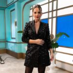 Sabrina Garciarena Instagram - Amor x ellos ❤️‍🔥 ST @carolinamaxwell MUP @juicymakeup H @zacariasguedes D @mariagorof S @rickysarkany J @simonetta.orsini Gracias @mirthalegrand @eltrecetv @lamesazarg @soy.prensa Ph @malcolm_macgibbon