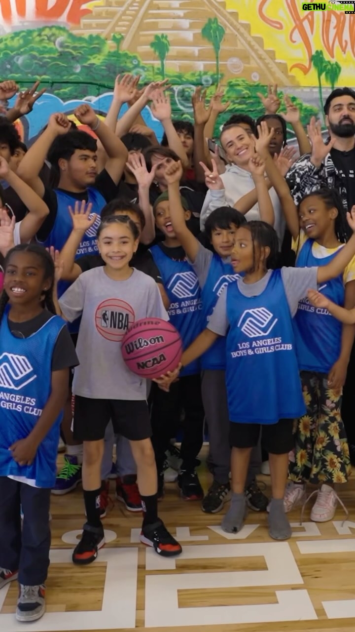 Sabrina Ionescu Instagram - A look back at a special day opening up a revitalized court in LA with @sabrina_i, @si20foundation, @slam & #2KF 🙌