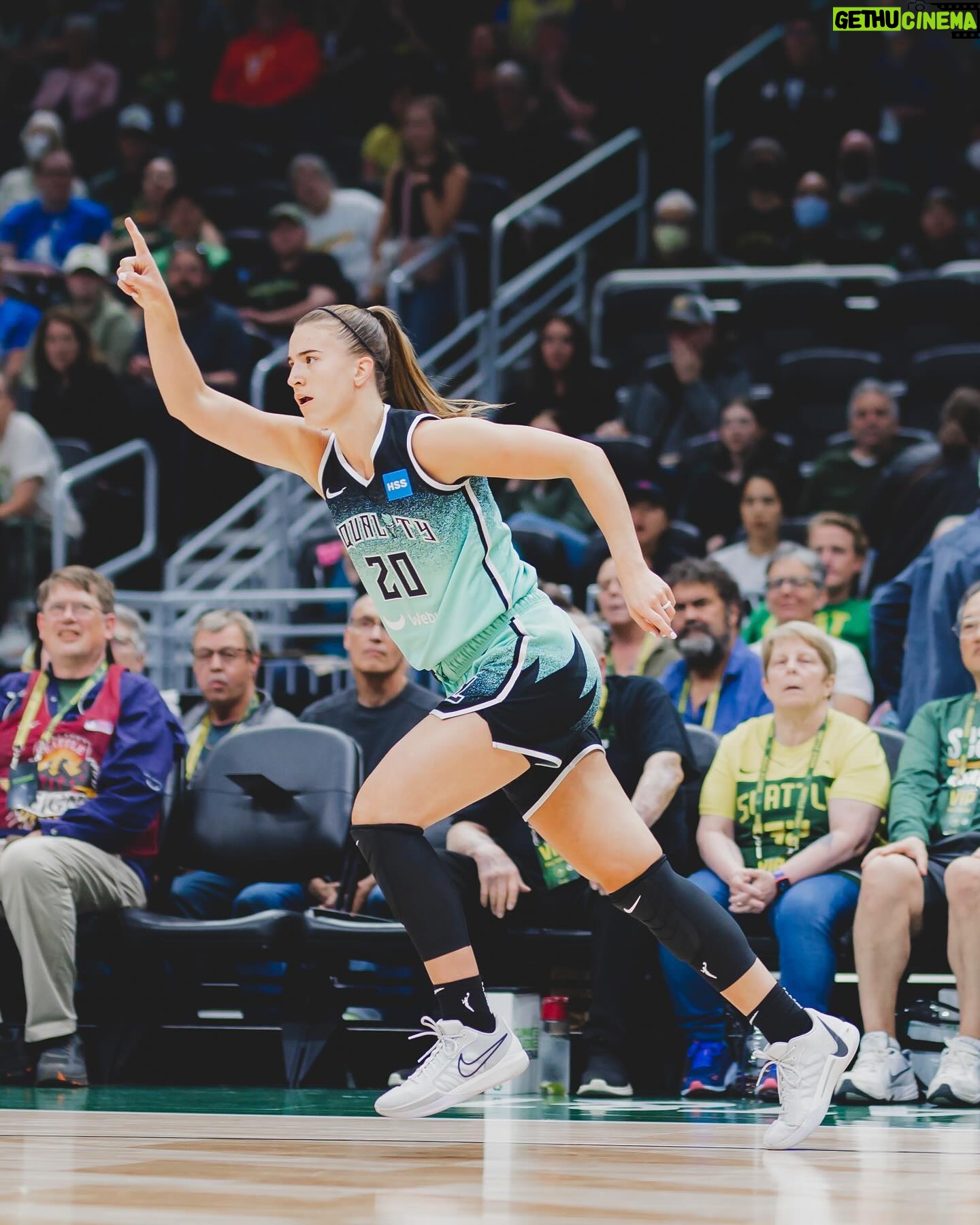 Sabrina Ionescu Instagram - Thankful for another year filled with growth and opportunity🙏🏼 Through the highs, lows, and everything in between, a season filled with many blessings. Brooklyn, thank you 🗽 The story’s still being written.
