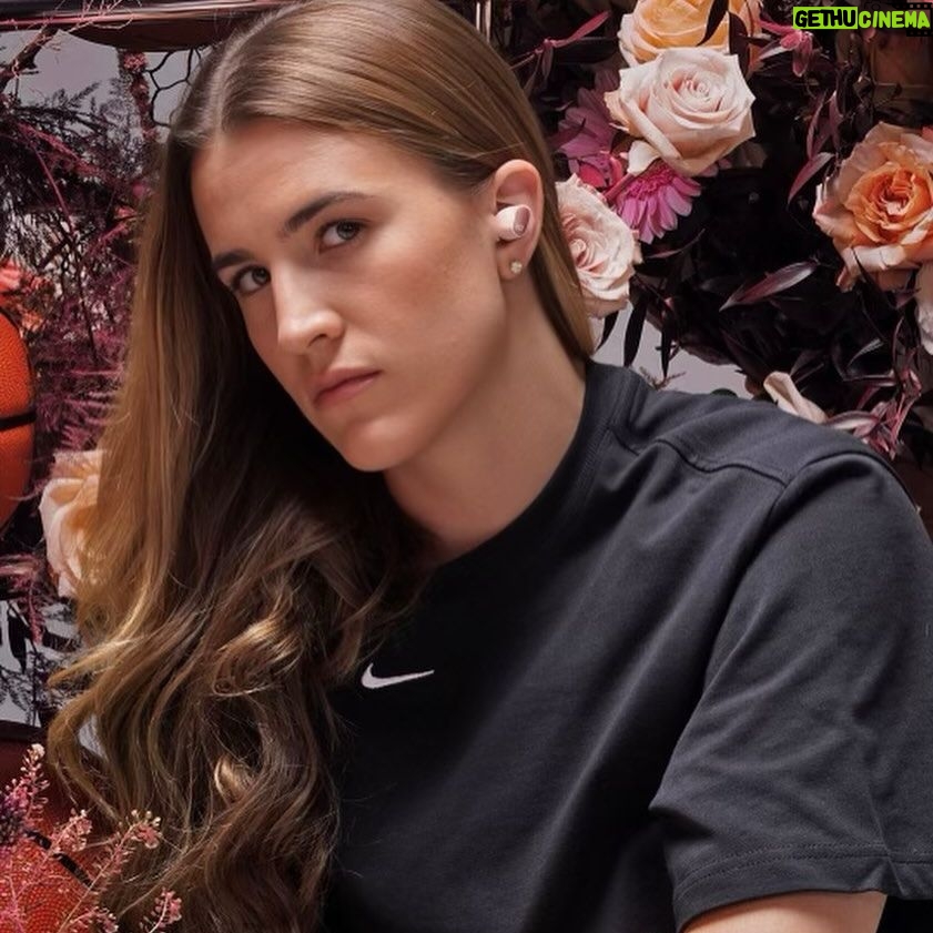 Sabrina Ionescu Instagram - My go-to Beats for every and all occasions 🎧 💖