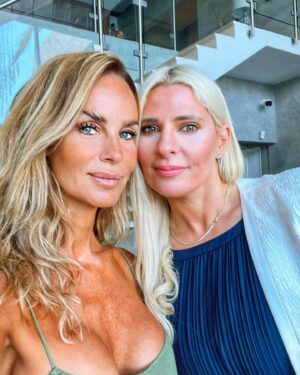Sabrina Rojas Instagram - Ella es Pao, mi amiga desde hace 28 años. Nos amamos y nos tenemos tatuadas hace décadas . Ella es el ser más noble del mundo . Tiene una familia hermosa que también es la mía . Ni la distancia nos pudo separar ,por eso cada tanto la visito, nos tomamos unos mates y nos ponemos al día . Te amo amigahermana de mi vida . Gracias por estar siempre . ♥️