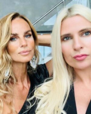 Sabrina Rojas Instagram - Ella es Pao, mi amiga desde hace 28 años. Nos amamos y nos tenemos tatuadas hace décadas . Ella es el ser más noble del mundo . Tiene una familia hermosa que también es la mía . Ni la distancia nos pudo separar ,por eso cada tanto la visito, nos tomamos unos mates y nos ponemos al día . Te amo amigahermana de mi vida . Gracias por estar siempre . ♥️