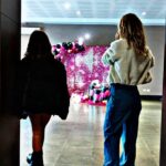 Sabrina Rojas Instagram - Así se hizo y se festejo el cumple de la niña más buena del mundo,mi bella Esperanza 🤍 Súper fiesta rodeada de mucho amor ! Organización y PR: @carlalioi.press_ 🧁Candy bar: @sweetmaniacandy 🎂 Torta: @sabrosa_pasteleria 🍿 @somoselcopo 🪑Mini Livings @festeggiapilar 🍕 @pizzapartykingcatering 🤸‍♀️Animación: @pentagrama.animaciones 👩‍🎤Stand glitter: @natiemaquillajes 🍗@_crazypork_catering 🧢 @cyberplayuno420 🍫 Cascada @estilorg_catering 🖲️ Plataforma 360 @photofunfotocabinas 🥳 @cotillonrioluminoso 🥟 @enzucatering 💡Deco luminosa @decoparaeventos17 🍰 Pastelería @rocatering