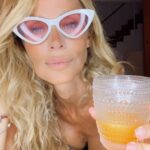 Sabrina Rojas Instagram - ¿Ya probaron el colágeno de @solspaskin? No tengan dudas!!! Es buenísimo de verdad 🤩 Importante ⚠️ Este colágeno se absorbe hasta un 90% en el organismo, por eso los resultados son tan rápidos. - ��Menos arrugas en la piel - ��Menos flacidez y celulitis en el cuerpo - ��Menos dolores musculares y de articulaciones Te deja la piel más tersa, firme y luminosa; las uñas más fuertes y el pelo más fuerte y con brillo natural 🧡