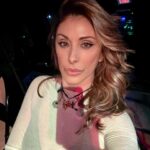 Sabrina Salerno Instagram - Sono stati mesi molto intensi… arrivare a Natale 🎄 sarà un attimo… Buona 🐣 a tutti !!! ❤️ si torna a casa ma solo per 2 giorni!!