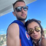 Sabrina Salerno Instagram – Ringrazio l’universo per avermi dato la fortuna di essere, in questa vita , la tua mamma!!! Buon compleanno!!! Lo so… a volte sono una coperta un po’ pesante…😂 e tu hai già vent’anni!!! ❤️