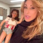 Sabrina Salerno Instagram – Sono stati mesi molto intensi… arrivare a Natale 🎄 sarà un attimo… Buona 🐣 a tutti !!! ❤️ si torna a casa ma solo per 2 giorni!!