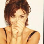 Sabrina Salerno Instagram - Sto pensando di tagliare i capelli corti… come qualche anno fa ..💇‍♀️