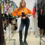 Sabrina Salerno Instagram – Tonight on @bailacomopuedas_tve  Cosa succederà?!? Non importa cosa balli e nemmeno come balli, se ti rende felice balla e basta!!! Così è stato per me… legamenti a parte… #spain🇪🇸 @zeppelintv
