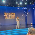 Sabrina Salerno Instagram - Una nuova avventura sta per cominciare . Riuscirò a scegliere il talento connesso con me? Seguiteci, questa sera su Rai 1 alle h. 21.35 . Il vostro voto social , potrà sostenermi e ribaltare la classifica dei giudici mettendo un like ❤️ sulla mia card di questo profilo @acchiappatalenti Vi aspetto!!! @rai1official @milly_carlucci In bocca al lupo a tutti gli acchiappa talenti. @realmaramaionchi @teomammucari @wanda_nara @francescopaolantoni e alla nostra super giuria @simonaventura @flavioinsinna_ @frafacchinetti