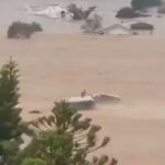 Sabrina Sato Instagram - *Arraste pro lado e veja como ajudar* A devastação das chuvas no Rio Grande do Sul tem deixado milhares de pessoas sem abrigo, cidades alagadas e um número de vítimas ainda incerto. Hoje, mais do que nunca, precisamos unir forças para ajudar aqueles que perderam tudo. A generosidade de cada um, seja qual for sua forma de ajudar, pode trazer esperança e reconstrução para quem mais precisa. Por favor, vamos nos unir nessa missão de solidariedade. 🙏 #RioGrandeDoSul #RS #Temporais