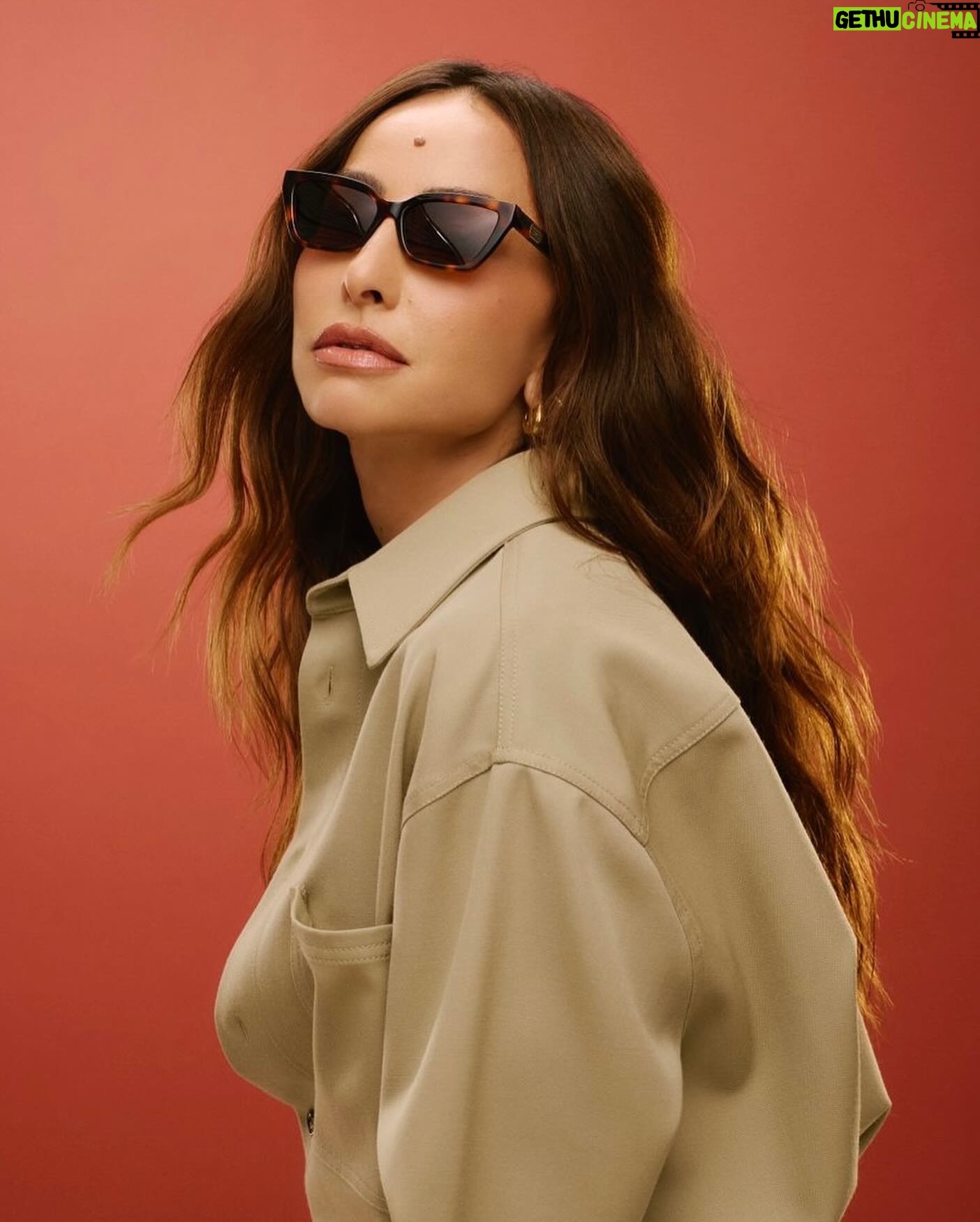 Sabrina Sato Instagram - Era pra postar só um, mas eu amei os três. Qual seu @sabrinasatoeyewear preferido? 😎🤓