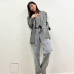 Sae Okazaki Instagram - 生配信観て頂いた皆様、ありがとうございました👼🏻 観測隊さんたちーーー！！！ 名前も決まったねーーー！！ 今回はドラマスタッフさんをゲストにお迎えして、ドラマの裏側や最終回の見どころなど、お話ししました！！ なかなか聞けないお話や また注目ポイントなんかも教えて頂いて！盛り上がりました🔥 みた？最後のタイトルロゴ！！！笑 コメントも沢山ありがとう！！ 参加型です、観測隊さんたち！笑 サイン入りグッズも届くまで待っててね😉 今回もありがとうございました！！ またね🌱 #OFFICIALSITE #観測隊 #隊員ですよ皆さん #星に願いを #さえ部屋 #写真はひとりET