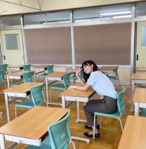Sae Okazaki Instagram - いよいよ本日、
「GTOリバイバル」放送です🔥

ついに26年ぶりに帰ってきた伝説のドラマ！！令和版のGTO。

98年のGTOとはまた少し違った、SNSの中でのお話が描かれていますが、昔と変わらない鬼塚先生がそこにはいます。

変わっていく世界で、変わらないもの。
大切なこと。
今だから伝えたいこと。

今夜21:00。皆さんお見逃しなく！！

#GTOリバイバル
#GTO