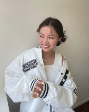 Sae Okazaki Instagram - Ray10月号🍪

着回ししました〜！
まだまだ暑いですが陽の感じが
少しずつ秋、、🍂
ファッション楽しいねえ

まだの方はチェック！

#ray
#10月号
#連載も見てね