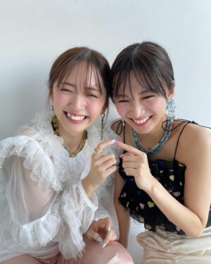 Sae Okazaki Instagram - ray1月号オフショット♨️

道でくるくるダンスしたり銭湯行ったり楽しかったなぁ〜

まだの方は是非☺︎

#ray
#1月号
#鈴木愛理
#本日休業
#明日休ませて頂きます