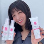 Sae Okazaki Instagram - 広告に起用頂いております、コーセーマルホファーマさんの『カルテHD』 から、全身用高保湿クリームが8/21に発売されます！ 乾燥の悩みもこれでバッチリ保湿！！ 去年秋に発売したボディローションと一緒に使っています🧚🏻‍♀️ 化粧水もポンプタイプになって使いやすくなったよ～！ 全国の一部ドラッグストアやカルテHD公式オンラインサイトで購入 できます☺️ 出演している広告ビジュアルも合わせてチェックしてね！ #PR #カルテＨＤ #Carte #カルテ #コーセーマルホファーマ #ヘパリン類似物質 #乾燥肌 #ボディケア　 #スキンケア　#敏感肌