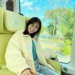 Sae Okazaki Instagram - 撮影で近鉄の観光特急「しまかぜ」に 乗って、伊勢志摩に行ってきました🚄 窓がびっくりするぐらい大きくて 景色がよく見えるし、シートも大きめでリクライニングも自由にできるのでリラックスして長旅でも全然疲れないです🙌 なんと車内にはカフェや個室もあったりして、移動時間の過ごし方が広がる！楽しい！！ 伊勢志摩には、展望台に行ったり 伊勢神宮に行ったり、、 もう修学旅行気分でした。 個人的にも早く乗りたい😂 詳しくはRay4月号に掲載されておりますので是非チェックしてみてね！ #ray #4月号 #近鉄 #しまかぜ #伊勢志摩 #PR