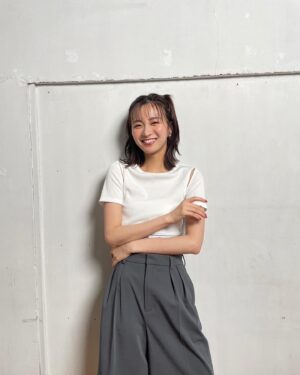 Sae Okazaki Instagram - Ray9月号🌕
もうチェックしてくれましたか？

可愛い髪型してもらった！笑

今回の連載はサンローラン。

まだの方は是非🧚🏻‍♀️

#ray
#9月号
