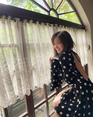 Sae Okazaki Instagram - Ray9月号🌕
もうチェックしてくれましたか？

可愛い髪型してもらった！笑

今回の連載はサンローラン。

まだの方は是非🧚🏻‍♀️

#ray
#9月号
