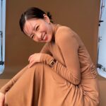 Sae Okazaki Instagram - オルロジュリーさん撮影時のオフショット。 素敵な時計と共に楽しい撮影でした、、🕊️ 時計についてお話ししております。 web版もあるので是非チェックしてね☺︎ #オルロジュリー