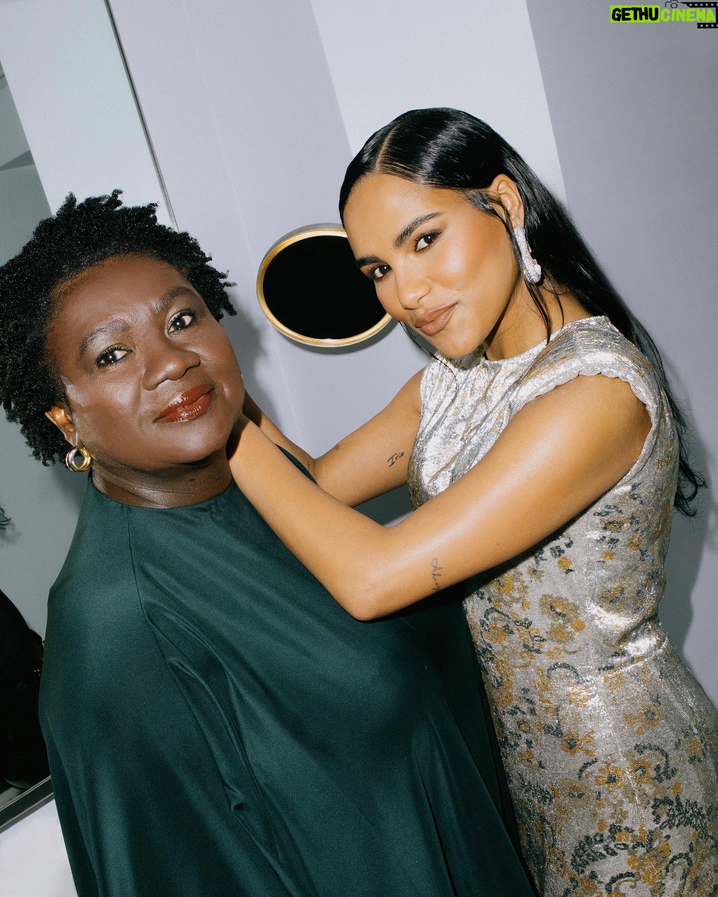 Saffron Hocking - 20.5K Likes - My parents and I for @britishvogue laughing because I lost 🤍 what a dream to have you as my dates for @bafta
THANK YOU @fendi by @mrkimjones for this couture phenomenon 💫 you are so special. I love you.
Styling by @aimeecroysdill assisted by @pruefisher
Hair by @joepickeringtaylor
Makeup by @valeriaferreiramakeup
Also thank you @lancomeofficial & @drbarbarasturm ❤️
Written by @alice_cary
📸 @elljmorgan