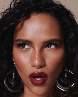 Saffron Hocking Instagram - HUNGER X ARMANI BEAUTY

Makeup using @armanibeauty 

Cover by @matsitek⁠
Fashion and Beauty Director @Marcoantoniolondon using GIORGIO ARMANI Beauty 

Hair Stylist @nicola_harrowell 
Manicurist @Jadefordlondon using ARMANI BEAUTY Digital Artwork @stefkapavlova⁠