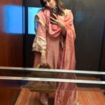 Sagarika Ghatge Instagram – Todays day out in @akuteeindia 🌺 

#handpainted #handwoven #minimalistic