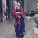 Sagarika Ghatge Instagram – @sagarikaghatge adorned in a custom Akutee saree, exclusively hand painted for her by our skilled artisans for the Axel Springer Awards in Berlin.

#Akutee #history #legacy #fromourstoyours #handpainted