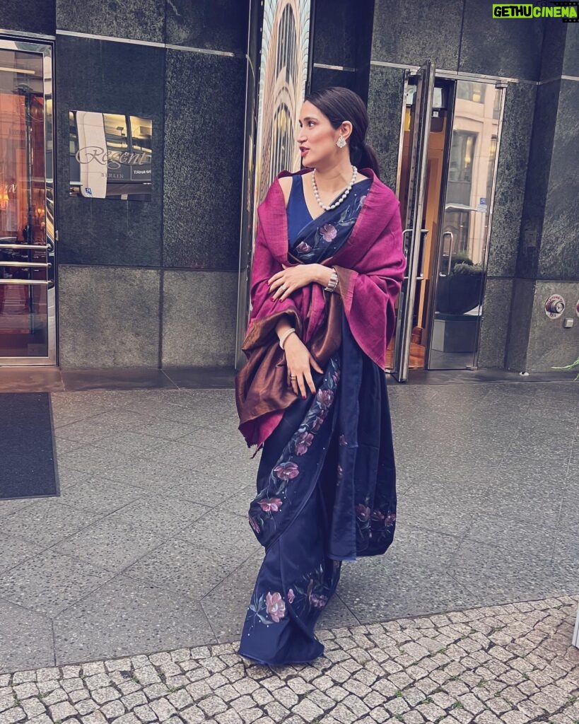 Sagarika Ghatge Instagram - @sagarikaghatge adorned in a custom Akutee saree, exclusively hand painted for her by our skilled artisans for the Axel Springer Awards in Berlin. #Akutee #history #legacy #fromourstoyours #handpainted