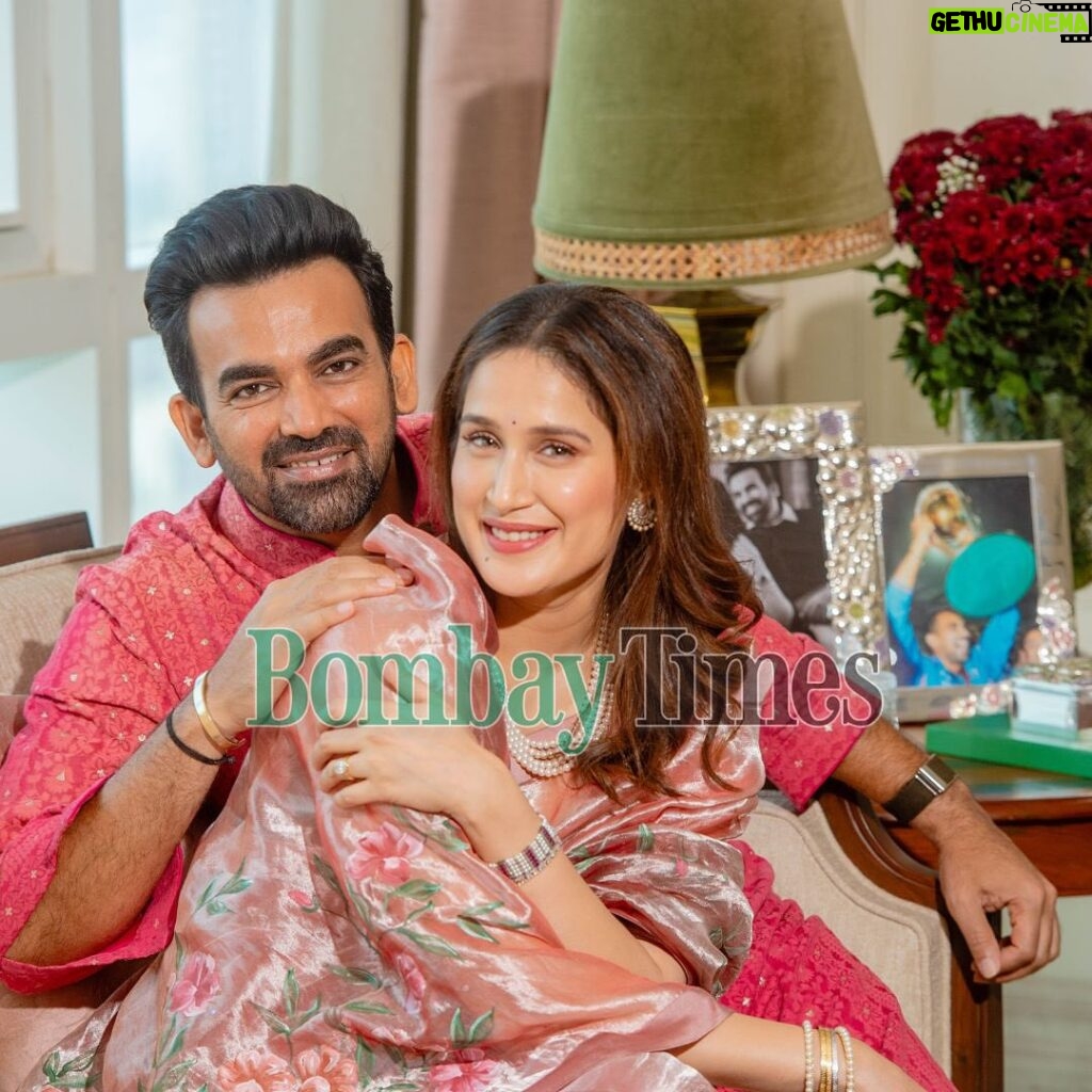 Sagarika Ghatge Instagram - ‘We are excited to celebrate Gudi Padwa & Eid around the same time’ The timing of these festivals has brought double joy to the household of cricketer @zaheer_khan34 and his actress-entrepreneur wife Tap the link in our stories . . . #gudipadwa #gudipadwa2024 #zaheerkhan #zaheerkhanfans #zaheerkhanwife #sagarikaghatge #sagarikaghatgekhan #sagarikaghatgefans #eid2024