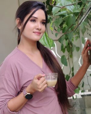 Sai Gayatri Instagram - Coffee morning ☕❤️
.
.
.
#coffeelover #beingme #coffeemorning #nofilter #reelsindia #trendingreels #tredingnow
