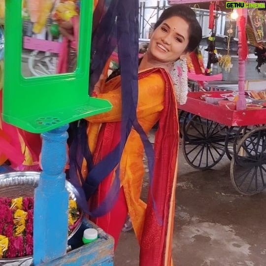 Sai Gayatri Instagram - 🧡❤️ . Outfit @srisai_collestions9 . #beingAnu #neenaankadhal