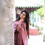 Sai Gayatri Instagram - 🧿💜 . @yazhe_creations @p2click.in @ayu_makeoverby_aarthy . #sareelove