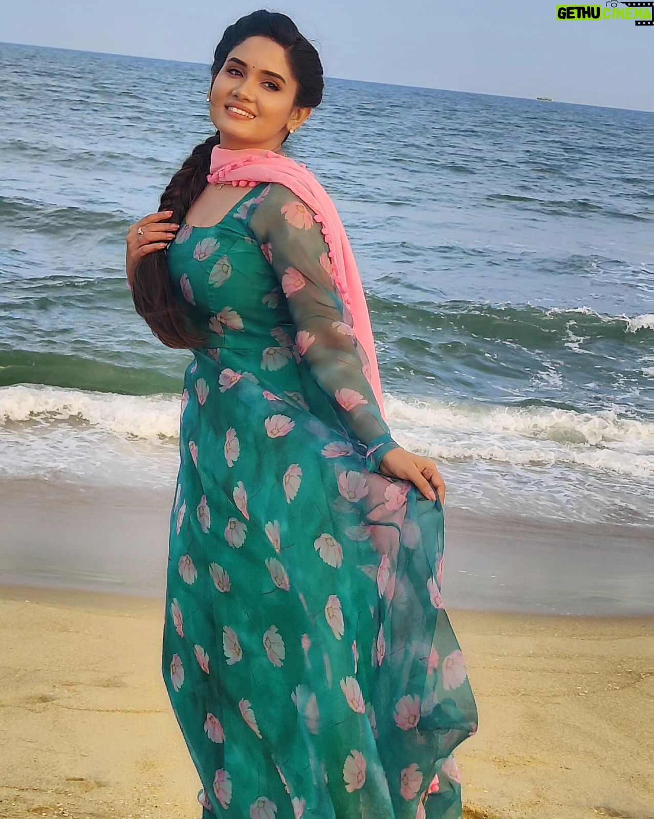 Sai Gayatri Instagram - 💚💗 . Outfit @sdduniqueboutique_97 . #beinganu #NNK