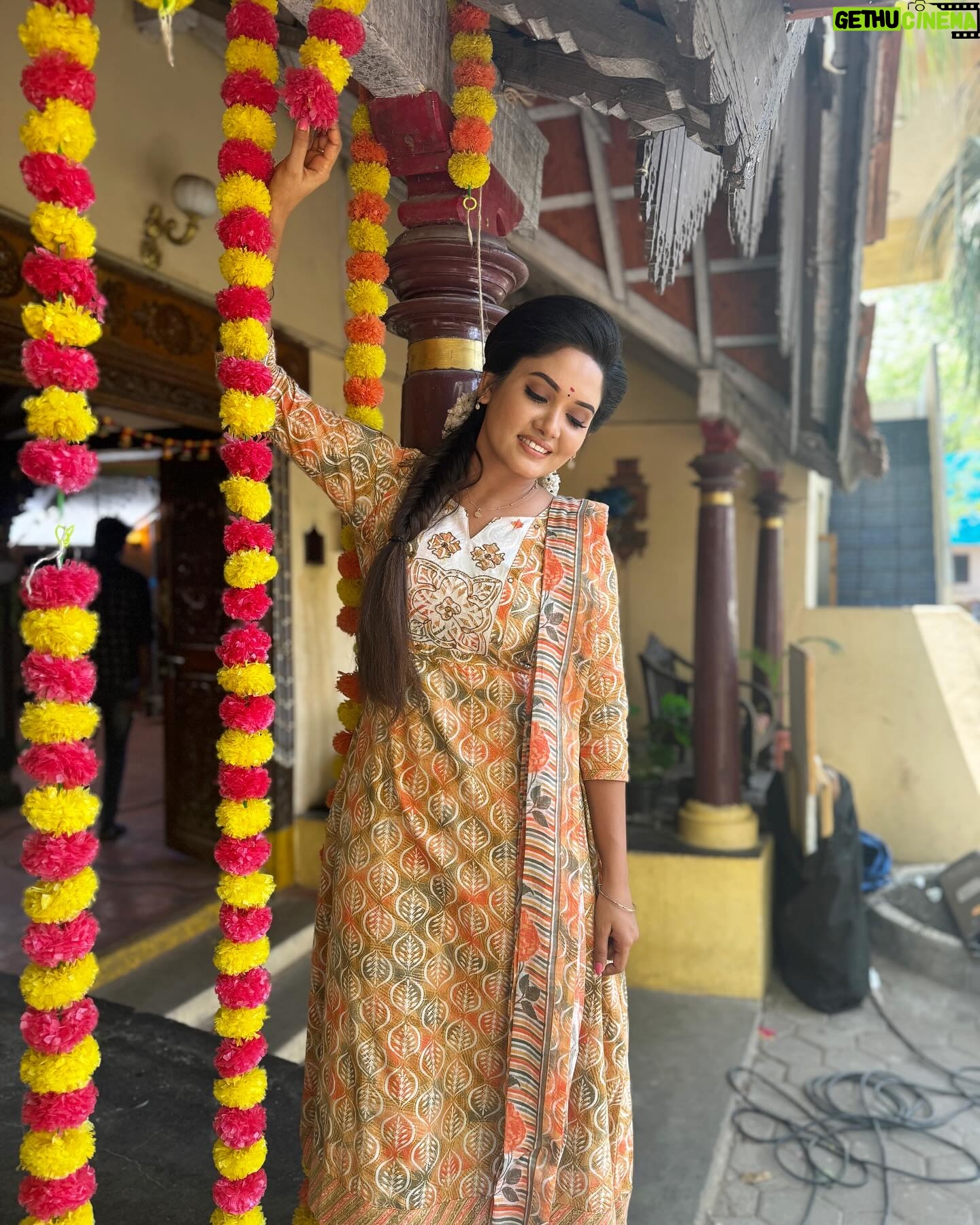 Sai Gayatri Instagram - #beingAnu🧿✨Anu’s salwar collections swipe right ⏩️ . salwar materials @srisai_collestions9 Perfectly stitched @tanu_designer_studio