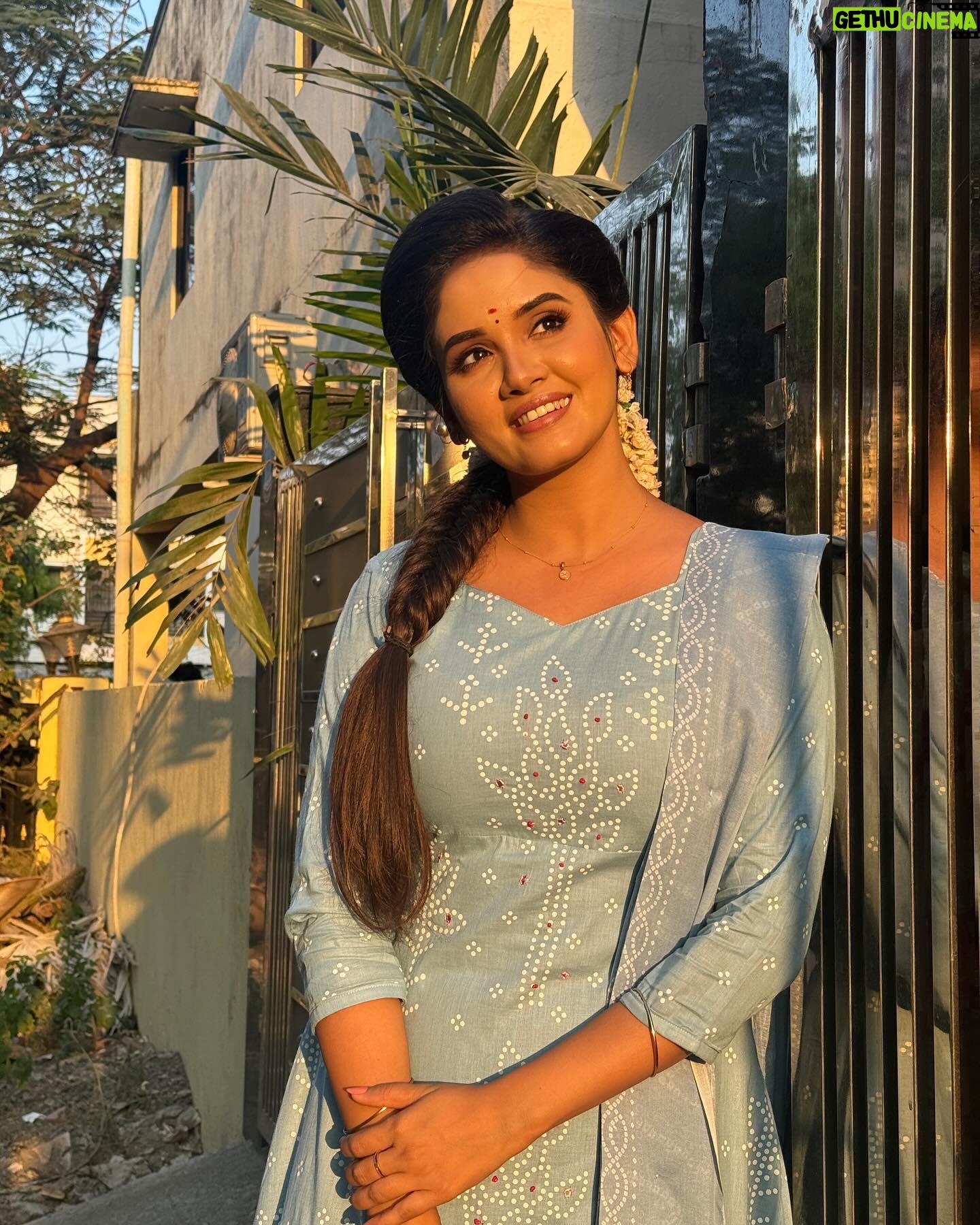 Sai Gayatri Instagram - #beingAnu🧿✨Anu’s salwar collections swipe right ⏩️ . salwar materials @srisai_collestions9 Perfectly stitched @tanu_designer_studio
