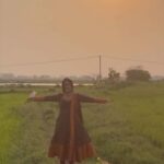 Sai Gayatri Instagram - She & The Sunset ☀️🌈🧿❤️ . #naturelover #sunset #onefineevening