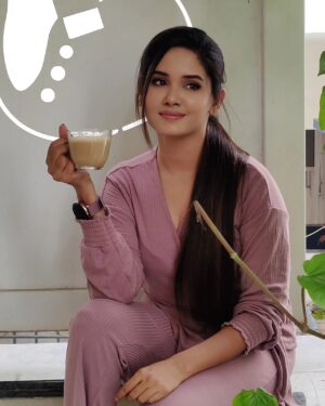 Sai Gayatri Instagram - Coffee morning ☕❤️
.
.
.
#coffeelover #beingme #coffeemorning #nofilter #reelsindia #trendingreels #tredingnow