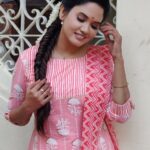Sai Gayatri Instagram – Ei Suzhali❤️🧿
.
Best quality salwar materials @srisai_collestions9 
.
#beingAnu #frmthesetsof #NNK❤️