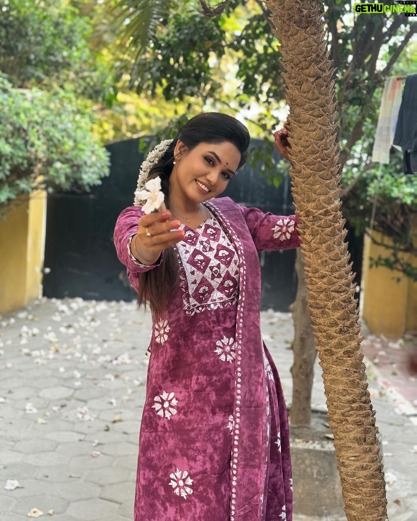 Sai Gayatri Instagram - #beingAnu🧿✨Anu’s salwar collections swipe right ⏩️ . salwar materials @srisai_collestions9 Perfectly stitched @tanu_designer_studio