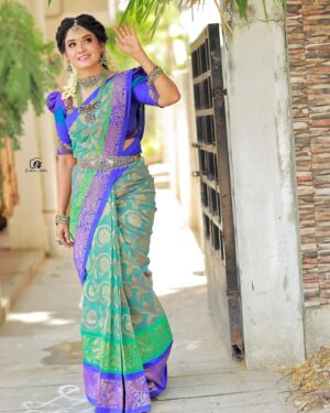 Sai Gayatri Instagram - 🧿💚
.
MUA ,HD & SAREE DAPE @honeylang_makeup_artist 
BLOUSE @tanu_designer_studio 
JEWELLERY @new_ideas_fashions 
PC @evidencemaker
.
#beinganu #NNK