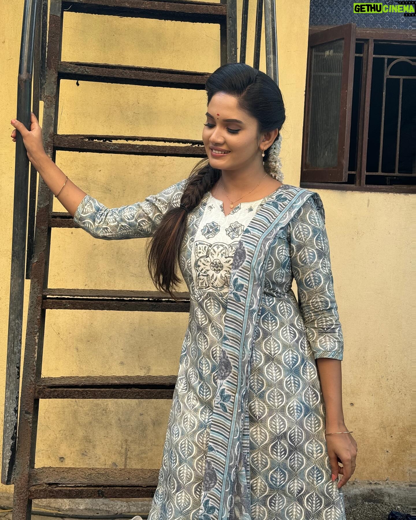 Sai Gayatri Instagram - #beingAnu🧿✨Anu’s salwar collections swipe right ⏩️ . salwar materials @srisai_collestions9 Perfectly stitched @tanu_designer_studio