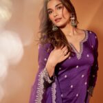 Saiee Manjrekar Instagram - 🕺✨ Stylist @anamikajain__ Outfit @jigarmaliofficial Earings @ananaofficial Photos @kaasastudio Hair @shilpa_bhapkar Makeup @niyati_kothari
