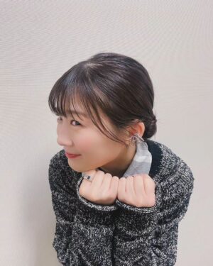 Sairi Ito Instagram - 【一枚目】
ニット
ドレス
@ys_theofficial
イヤーカフ
@JACK_JOAT
@justindavis_jewels
リング
@garni_official

【二枚目】
ジャケット
パンツ
@teloplan_official
ブーツ
@katimshoes
イヤーカフ
@masana_jewelry

【三枚目】
ドレス
@ermannofirenze
パンプス
@louboutinworld
イヤーカフ
リング
ブレスレット
@hirotakajewelry

【四枚目】
トップス
スカート
@akaneutsunomiya
イヤーカフ
@pluietokyo
イヤリング
@etoilight_jewelry
@higashiyamapr
靴
@henri.en.vargo

ありがとうございました❤️！