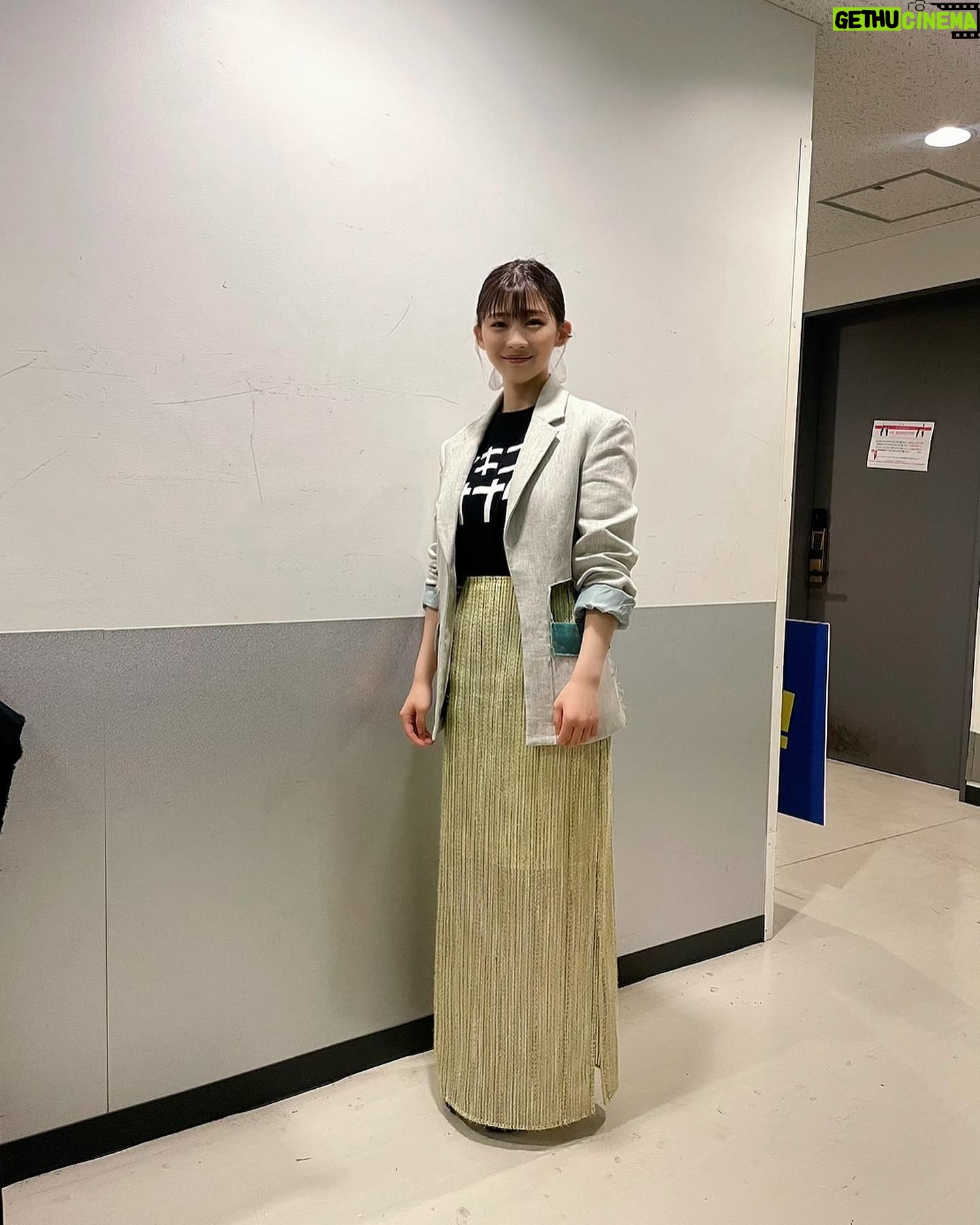 Sairi Ito - 57.6K Likes - 「宇宙人のあいつ舞台挨拶」
ジャケット
@chinoh_official
スカート
@_ebonyofficial_
ブーツ
@manacraftshoes
イヤリング
@enn._official
@kumpel_by_p
「橋田賞 授賞式」
ドレス
@emporioarmani
パンプス
@louboutiworld
イヤリング
@unoaerre_japan
素敵なお衣装とスタイリング
そしてメイクを
いつもありがとうございます🥰❤️