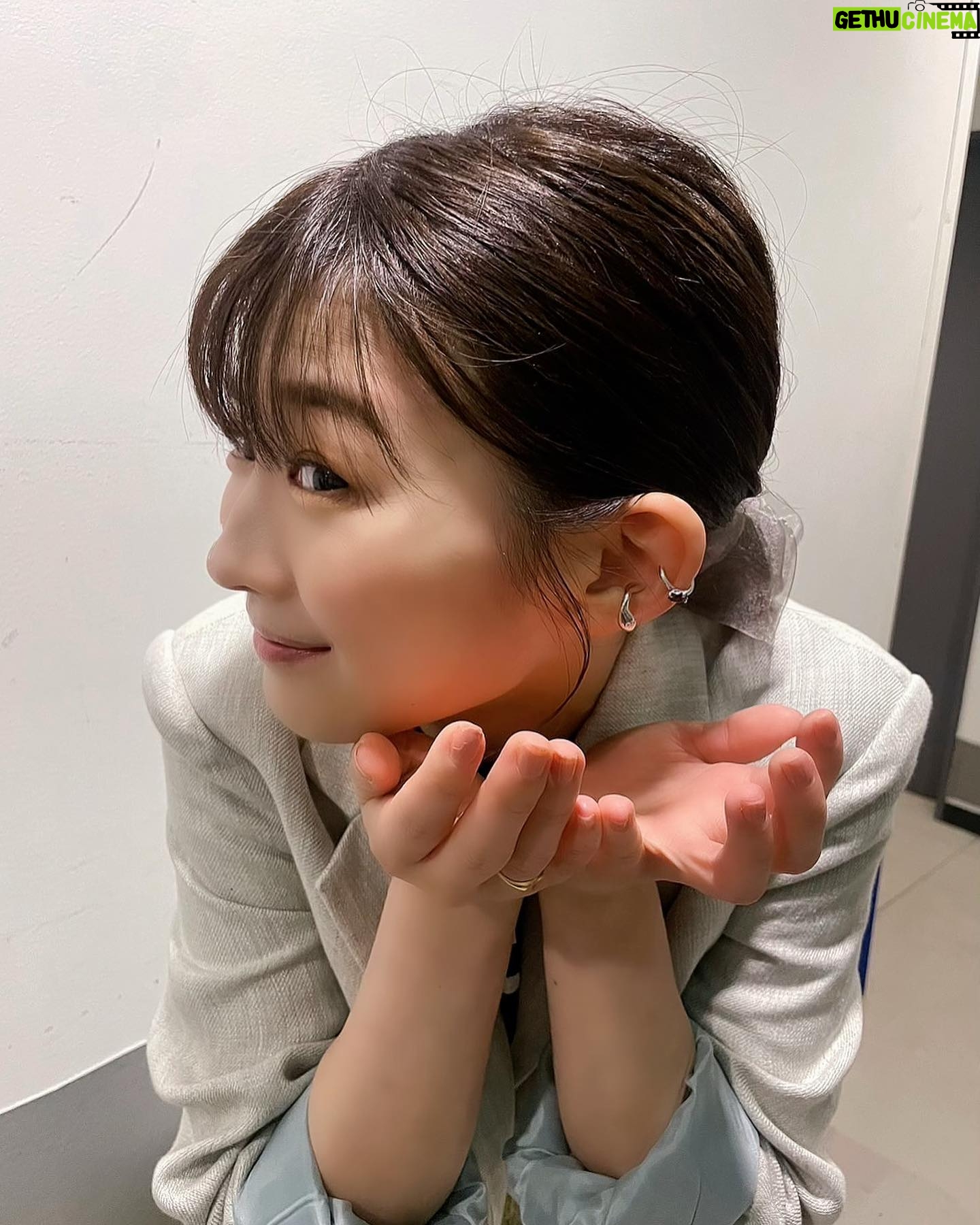 Sairi Ito - 57.6K Likes - 「宇宙人のあいつ舞台挨拶」
ジャケット
@chinoh_official
スカート
@_ebonyofficial_
ブーツ
@manacraftshoes
イヤリング
@enn._official
@kumpel_by_p
「橋田賞 授賞式」
ドレス
@emporioarmani
パンプス
@louboutiworld
イヤリング
@unoaerre_japan
素敵なお衣装とスタイリング
そしてメイクを
いつもありがとうございます🥰❤️