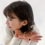 Sairi Ito Instagram - おはようございます🌞 かわいいお洋服情報が 再び溜まってしまったので 朝からご紹介させて頂きます😈💓 ❶ つけ襟 ジャケット スカート @ruri.w_official イヤカフ リング @tblt_e ❷ ワンピース @ys_theofficial シャツ パンツ @shuna___official パンプス @dianashoespress ❸ ジャケット ワンピース @ys_theofficial ブーツ @manacraftshoes イヤカフ @duedonne.jewelry @higashiyamapr リング @agu_accessories ❹ ワンピース @wcashmere.official シースルートップス @near.nippon_official イヤカフ バングル @eney_jewelry ブーツ @manacraftshoes
