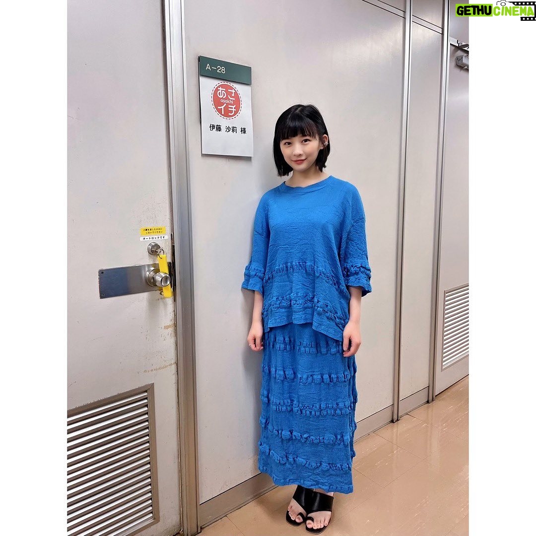 Sairi Ito Instagram - 「FNS歌謡祭」 ジャケット ドレス @ys_theofficial リング @shopmaramcs ネックレス イヤーカフ @nanagu.jewelry ブーツ @manacraftshoes 「ざんねんないきもの事典舞台挨拶」 シャツワンピース @mintdesigns_store スカート @tarajarmon_jp サンダル @manacraftshoes 「ジュラシックワールド舞台挨拶」 ドレス @31philliplim サンダル @jimmychoo イヤーカフ リング @dot.111 「あさイチ」 セットアップ @haat_official イヤーカフ リング @dot.111 「MIRRORLIAR FILMS Season 4舞台挨拶」 ブラウス @kohslickucrro スカート @ezumi.official @mandassociates ブーツ @ymwalts イヤリング @nojess_official リング @agete_official ありがとうございました🥰🫶🥂