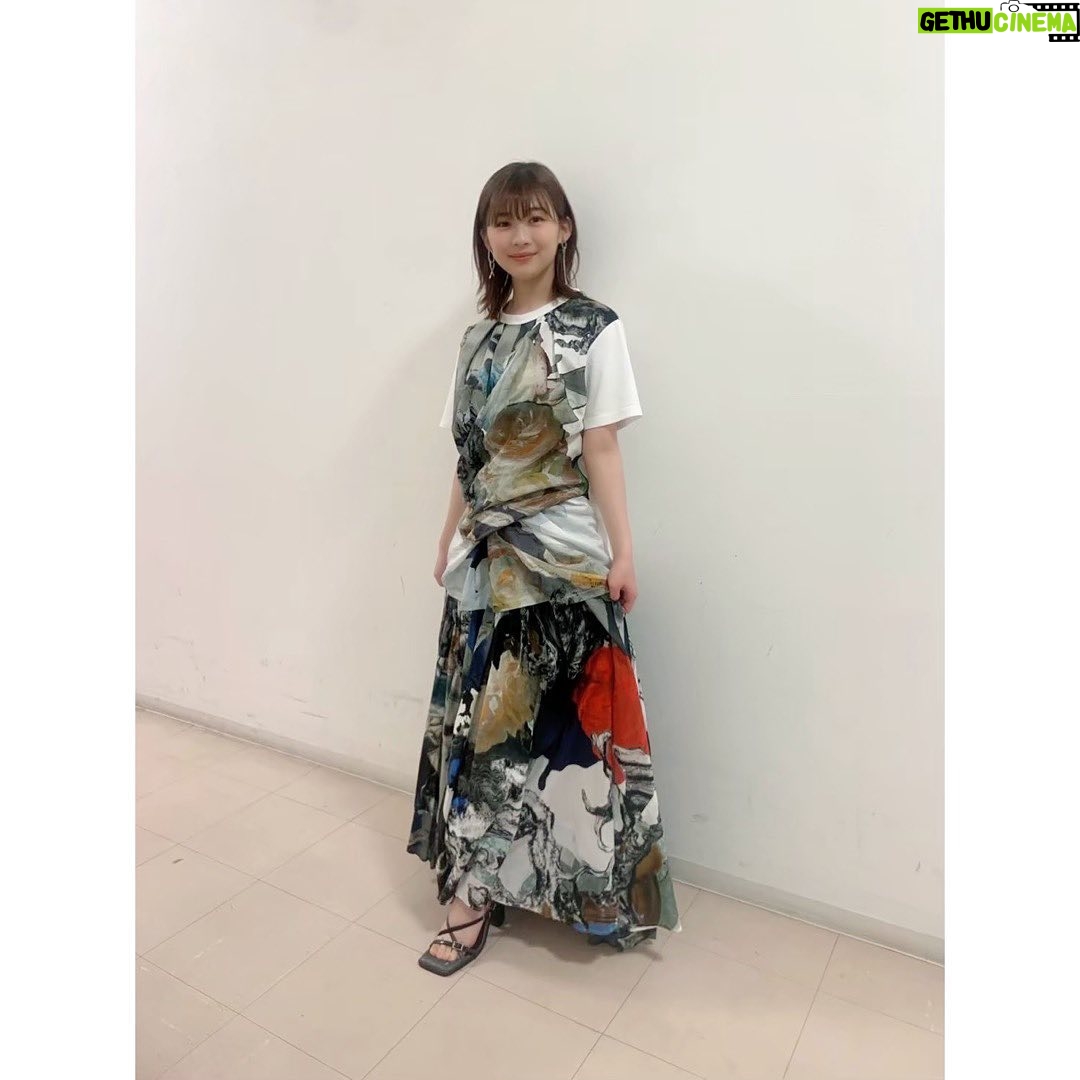 Sairi Ito - 65K Likes - 溜まっていた素敵お衣装コーナー👗❣️
「おはよう日本」
ニット
スカート
@lanvin_en_bleu_womens
#LANVINenBleu
ブーツ
@quartierglam
イヤリング
@garni_official
#GARNI
「ジュラシックワールドイベント」
トップス
スカート
@millanni
@dressunreve
サンダル
@yelloshoes_official
イヤリング
@la_chiave_jewelry
「夜マックイベント」
ブラウス
@kohslickucrro
パンツ
@wacca_official
@dressunreve
イヤリング
@la_chiave_jewelry
サンダル
@daniella_and_gemma
「あなたに聴かせたい歌があるんだ試写会」
トップス
スカート
@beautifulpeople_officialsite
サンダル
@jimmychoo
イヤリング
@mikufukamitsu
リング
@shisui_water
@higashiyamapr
「ジュラシックワールド取材」
トップス
@___shiio___
ワンピース
@eslow__
イヤリング
@ten.isetan
続く…